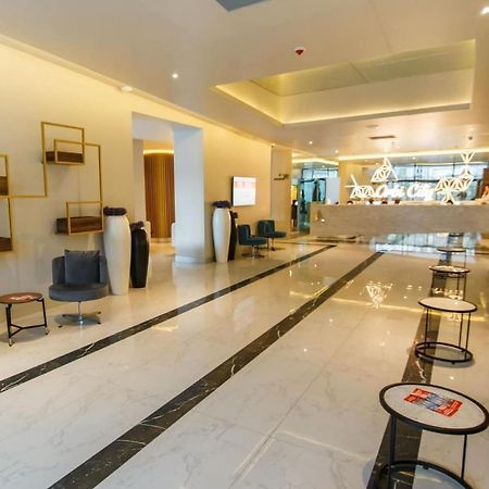 Panoramic Sea And City View Aparthotel In Orbi City バトゥーミ エクステリア 写真