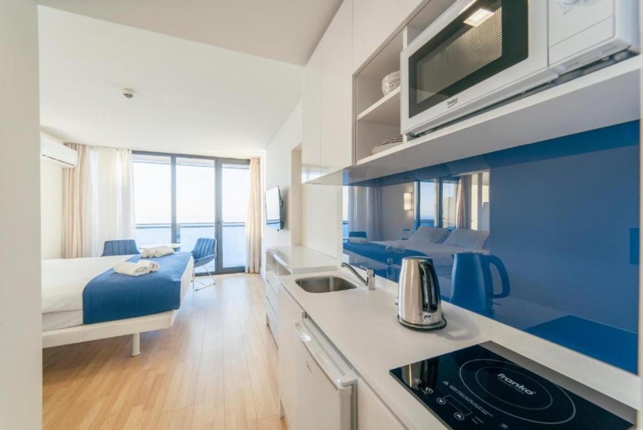 Panoramic Sea And City View Aparthotel In Orbi City バトゥーミ エクステリア 写真