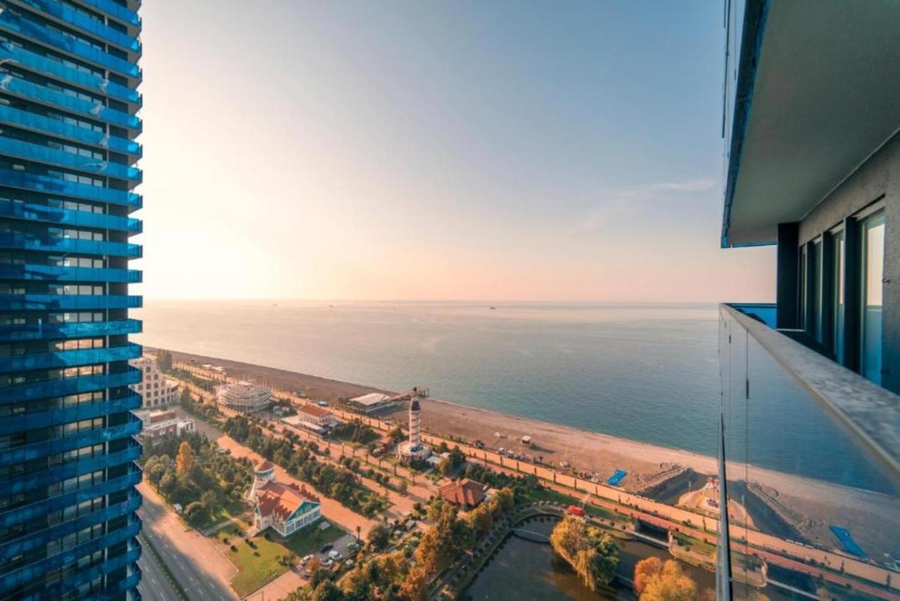 Panoramic Sea And City View Aparthotel In Orbi City バトゥーミ エクステリア 写真