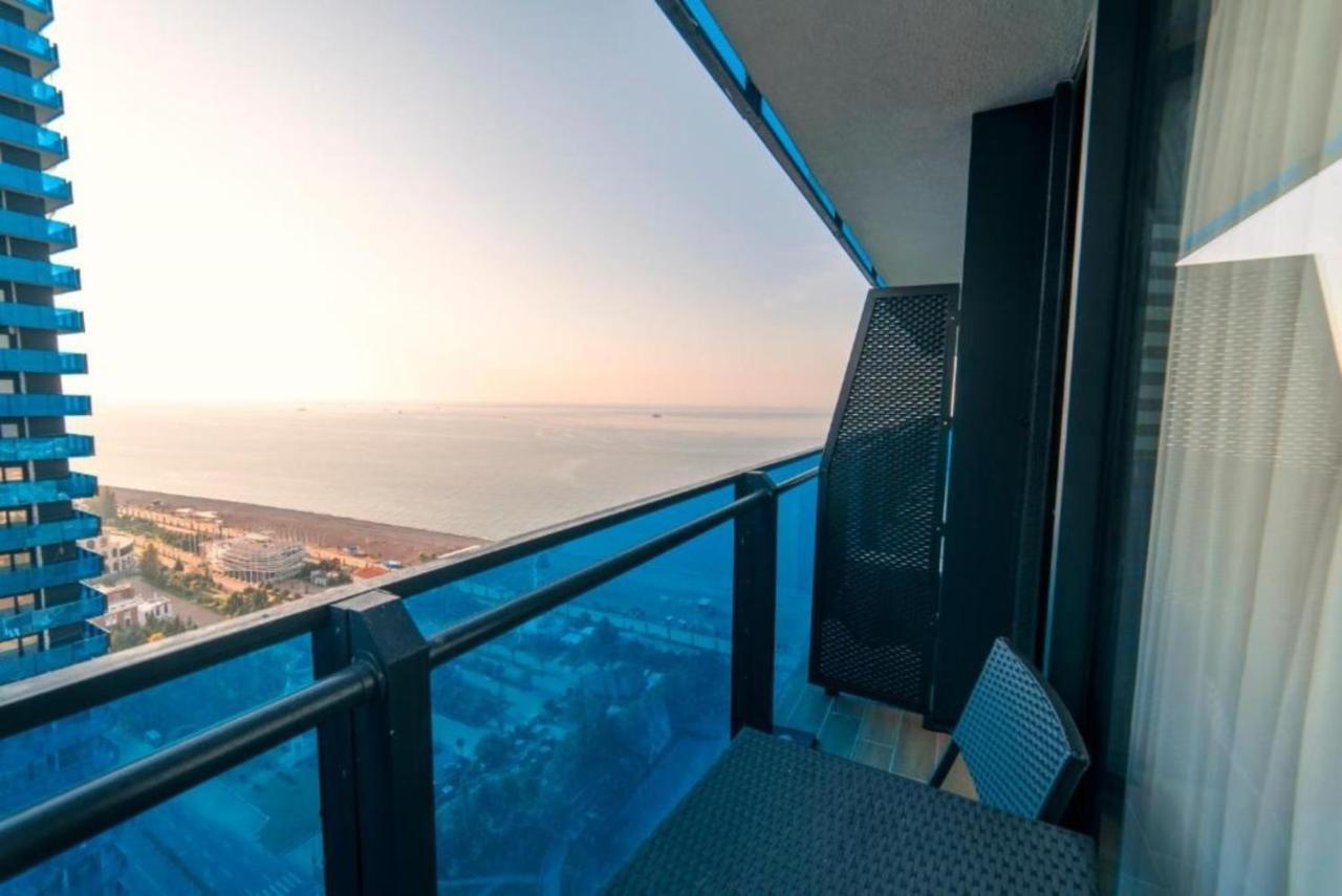 Panoramic Sea And City View Aparthotel In Orbi City バトゥーミ エクステリア 写真