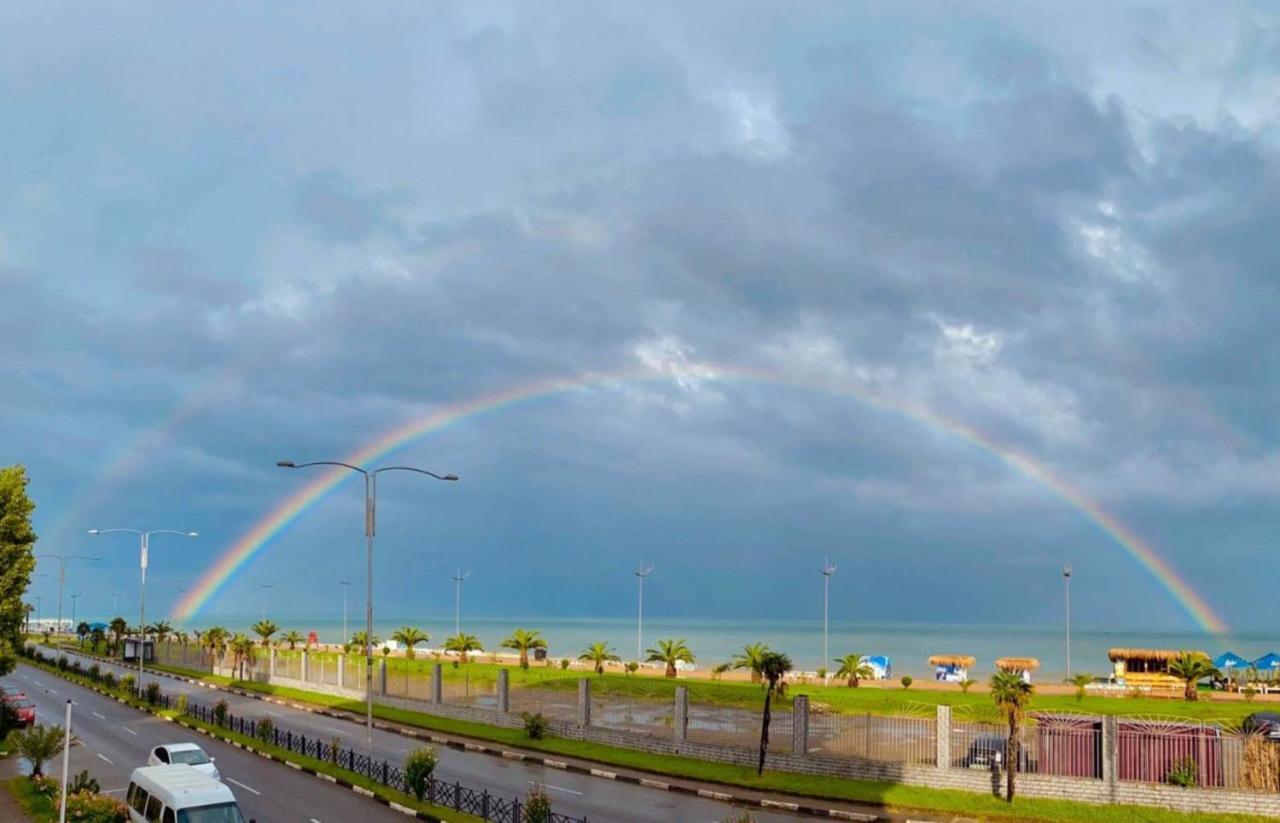 Panoramic Sea And City View Aparthotel In Orbi City バトゥーミ エクステリア 写真