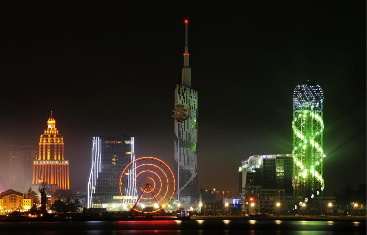 Panoramic Sea And City View Aparthotel In Orbi City バトゥーミ エクステリア 写真