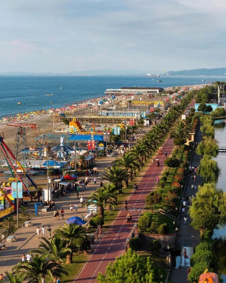 Panoramic Sea And City View Aparthotel In Orbi City バトゥーミ エクステリア 写真