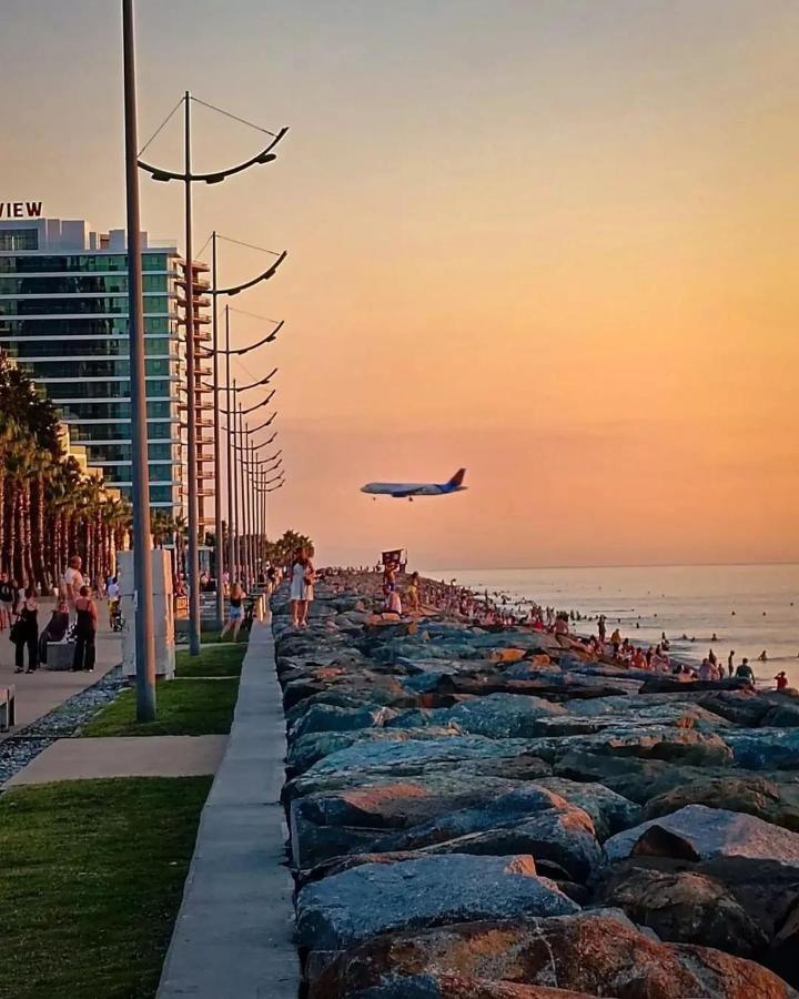 Panoramic Sea And City View Aparthotel In Orbi City バトゥーミ エクステリア 写真